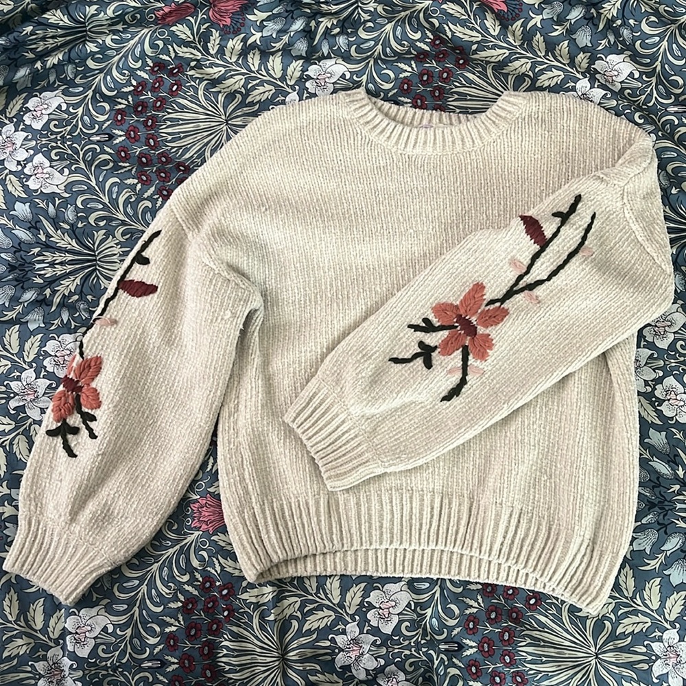 Cream Chenille Knit Sweater w/ Embroidered Sleeves